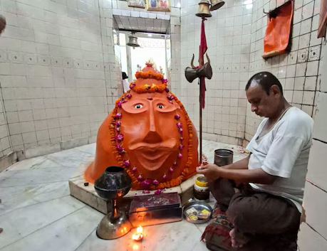 बरेली वाले भैरवनाथ का अद्भुत दरबार, जहां बाबा को चढ़ता है मदिरा और सिगरेट, सावन में लगती है जमकर भीड़